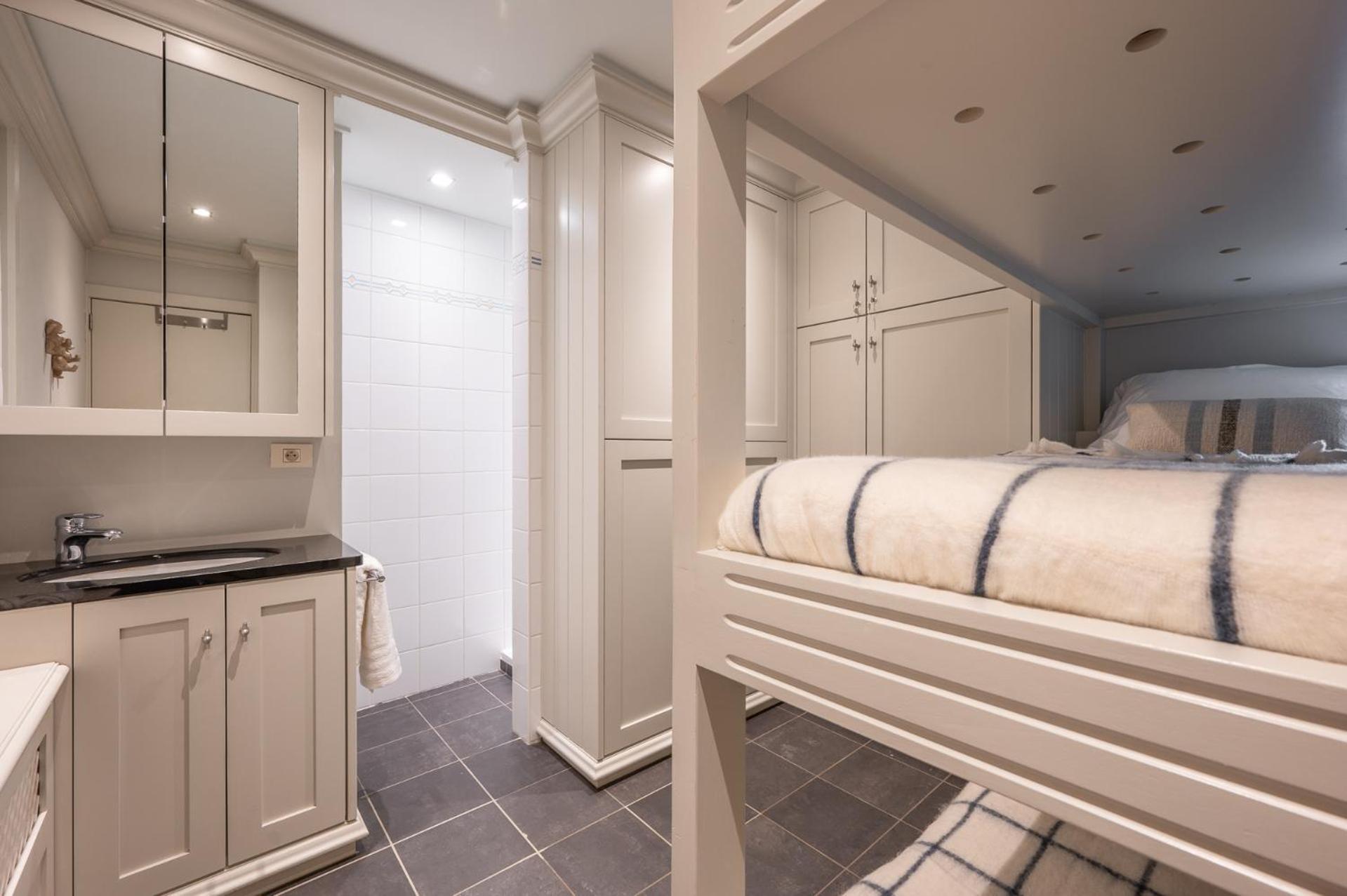 Appartementen Op De Zeedijk In Knokke Op De 3E En 4E Verdieping Van Logie Marie Bagian luar foto